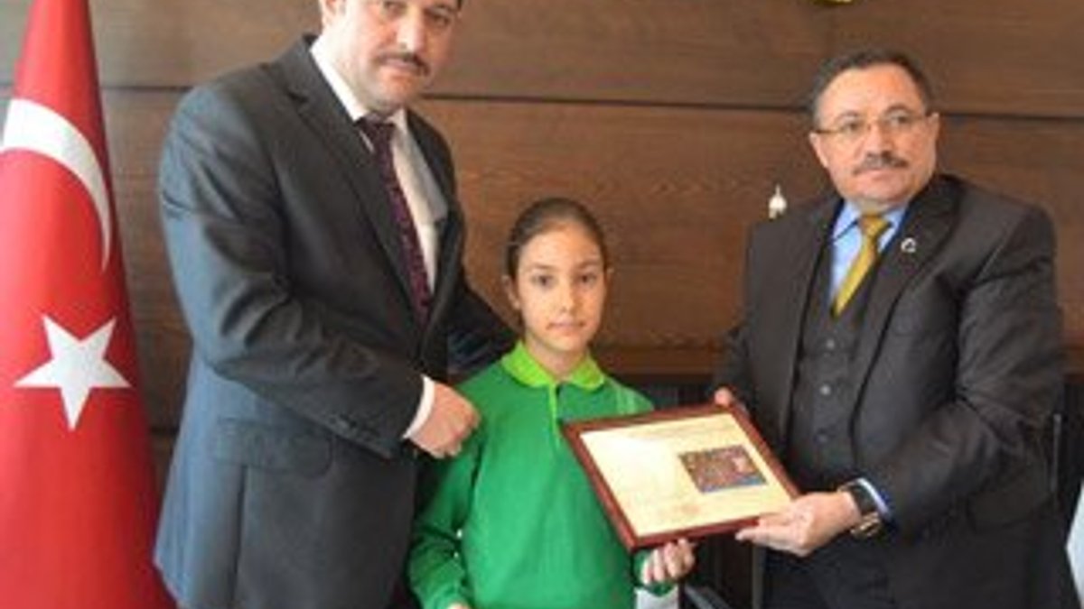 Azra Erdin resim yarışmasında dünya birincisi oldu