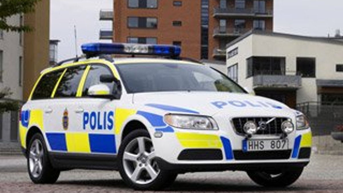 İsveç'te sivil araçlara polis boyası yasağı