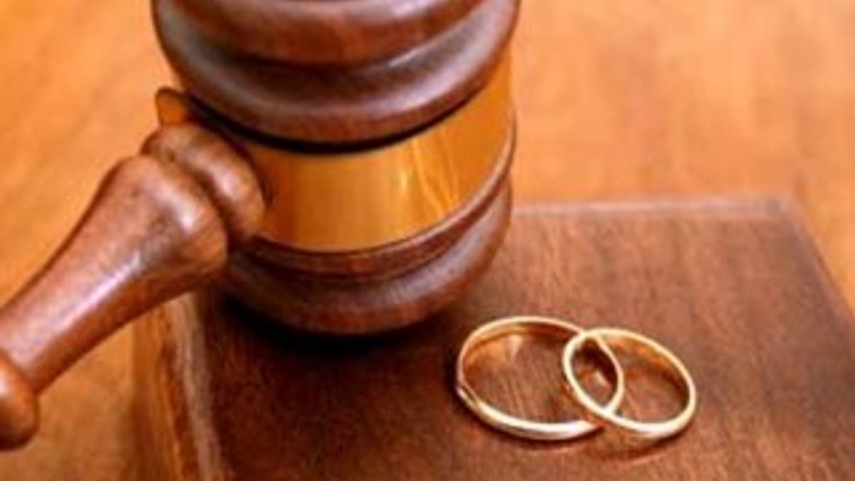 Yargıtay: Din değiştirmek boşanma nedeni değil