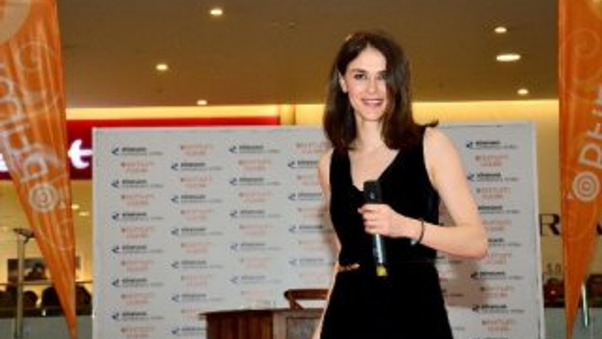 Ayşe Hatun Önal memleketi Adana'da konser verdi