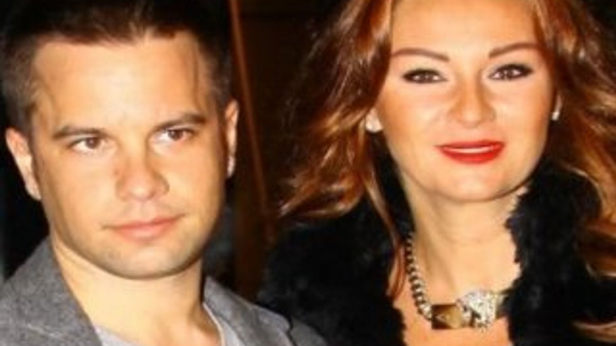 Pınar Altuğ'dan 7. yıla özel aşk ilanı