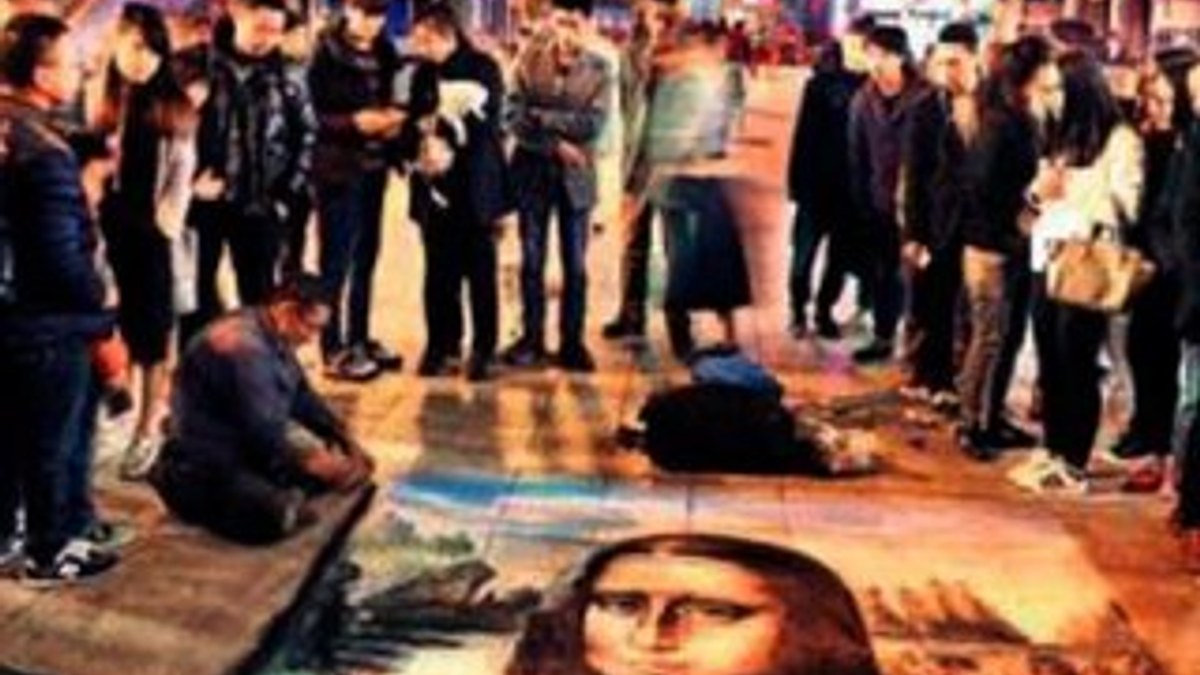 Sokak ressamı Cong Langui tebeşirle Mona Lisa çizdi