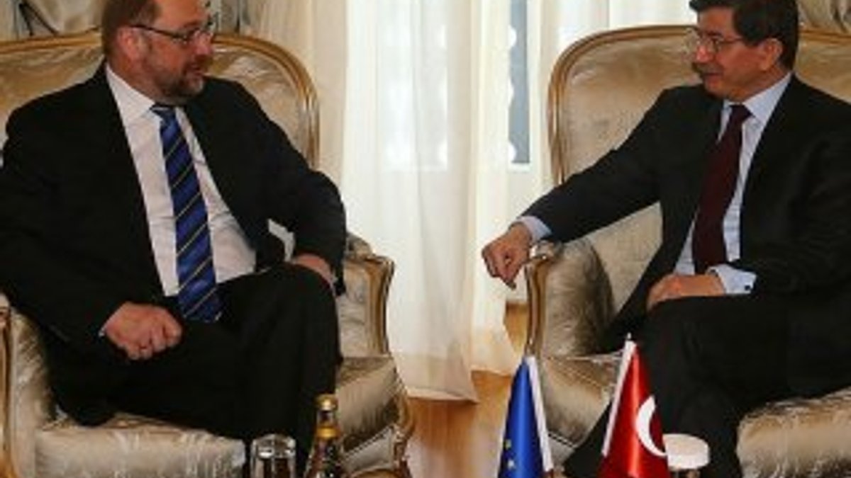 AP Başkanı Schulz Başbakan Davutoğlu'nu aradı