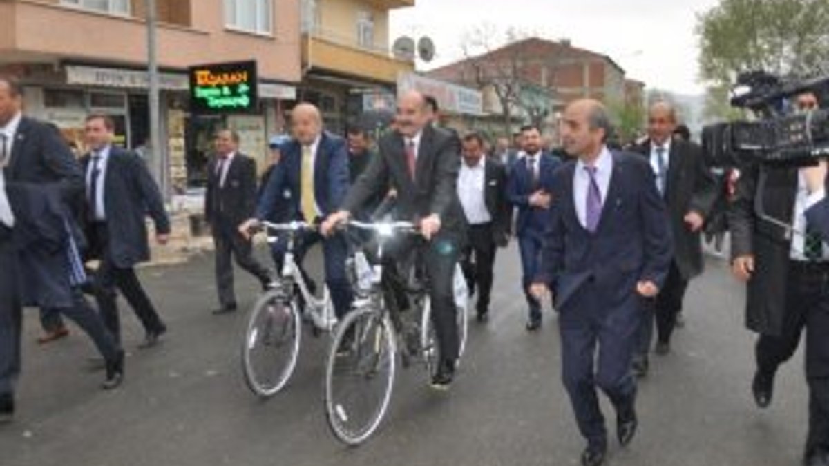 Sağlık Bakanı Mehmet Müezzinoğlu bisiklete bindi