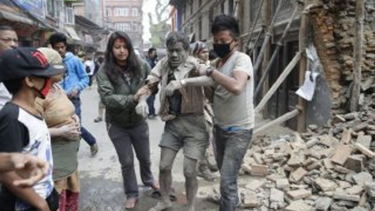 Nepal'deki depremin kamera kayıtları