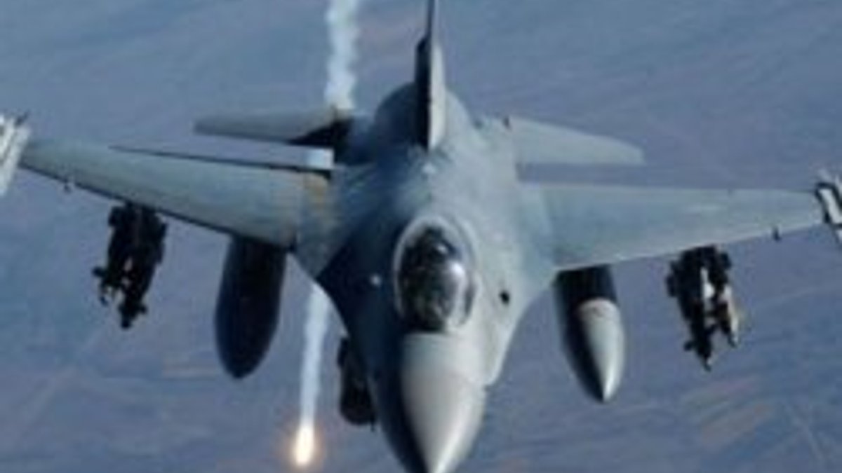 İsrail uçakları Suriye sınırını bombaladı