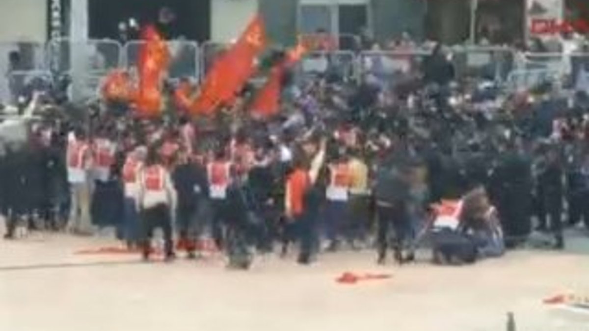Taksim'de Komünist Parti'den korsan gösteri
