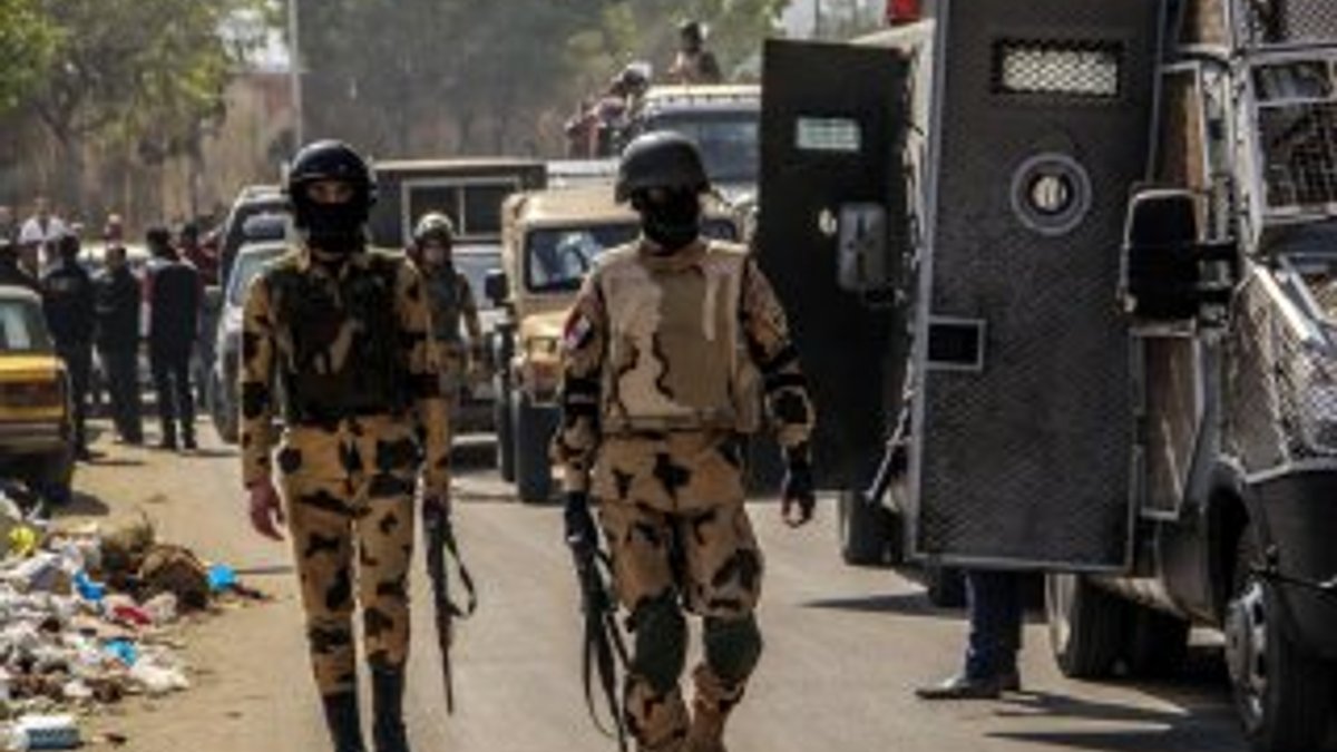 Mısır askerlerinin görev süresi uzatıldı