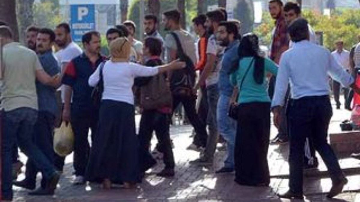Antalya'da HDP'li grup ile Ülkücü grup arasında gerginlik