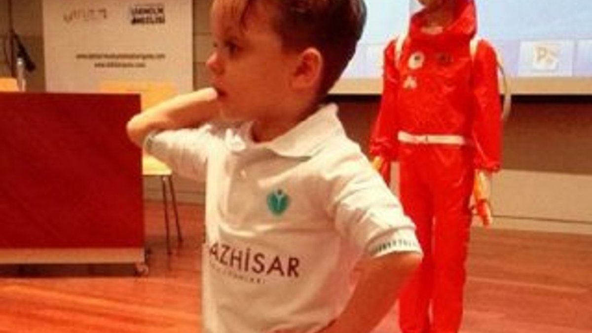 5 yaşındaki çocuk madenciler için kıyafet tasarladı