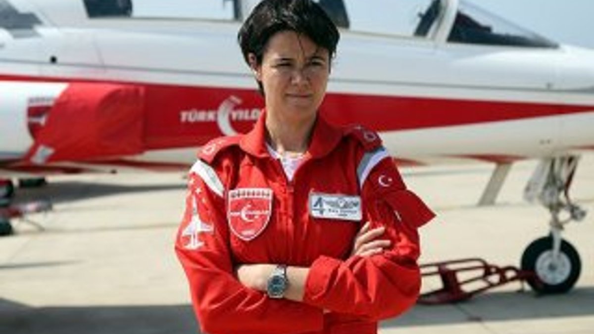 Akrobasi timinin ilk kadın pilotu 19 Mayıs'ta uçacak