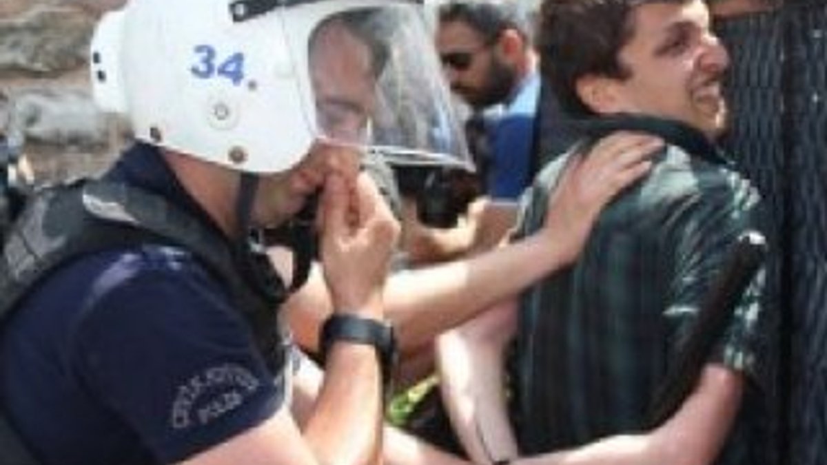 İstanbul Üniversitesi'nde 11 öğrenci gözaltına alındı