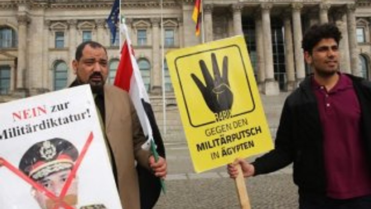 Almanya'da Sisi ziyareti protestosu