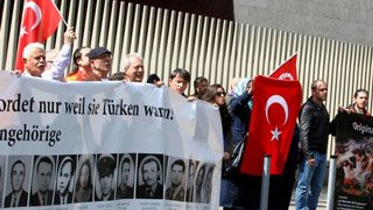 Almanya'da Türklerin Diaspora'ya karşı bayrak nöbeti