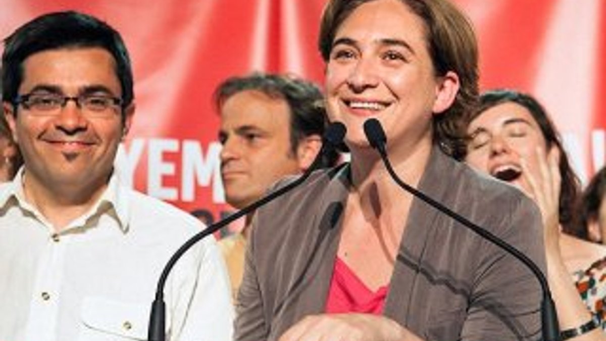 Barcelona'da Ada Colau belediye başkanı seçildi