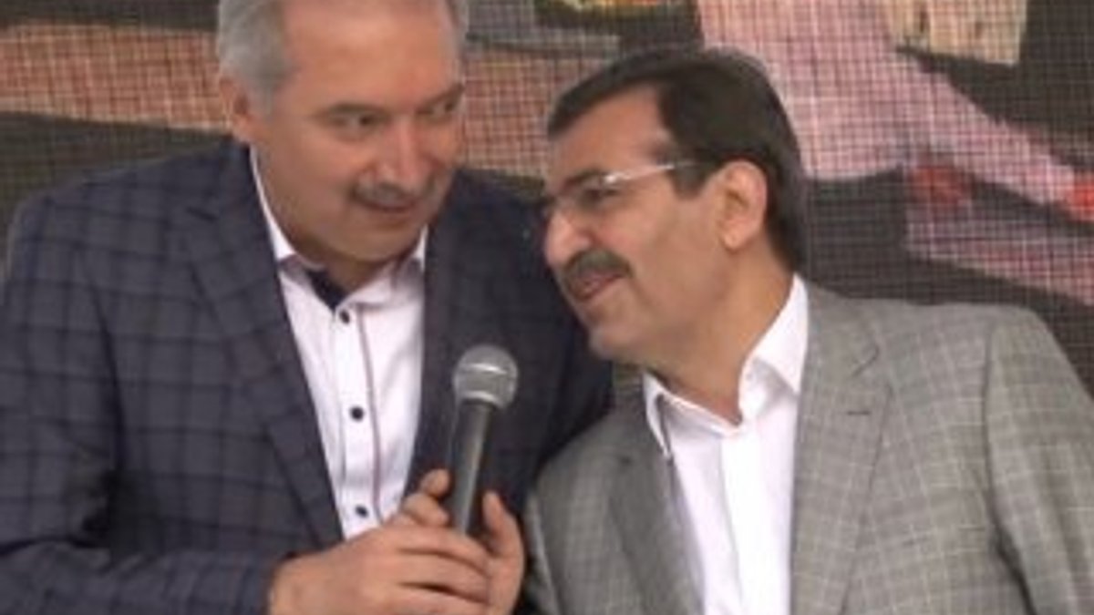 Çevre Bakanı İdris Güllüce türkü söyledi