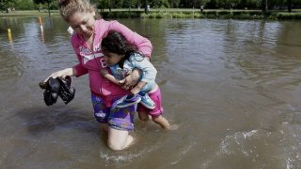 ABD'de sel felaketinde ölü sayısı artıyor