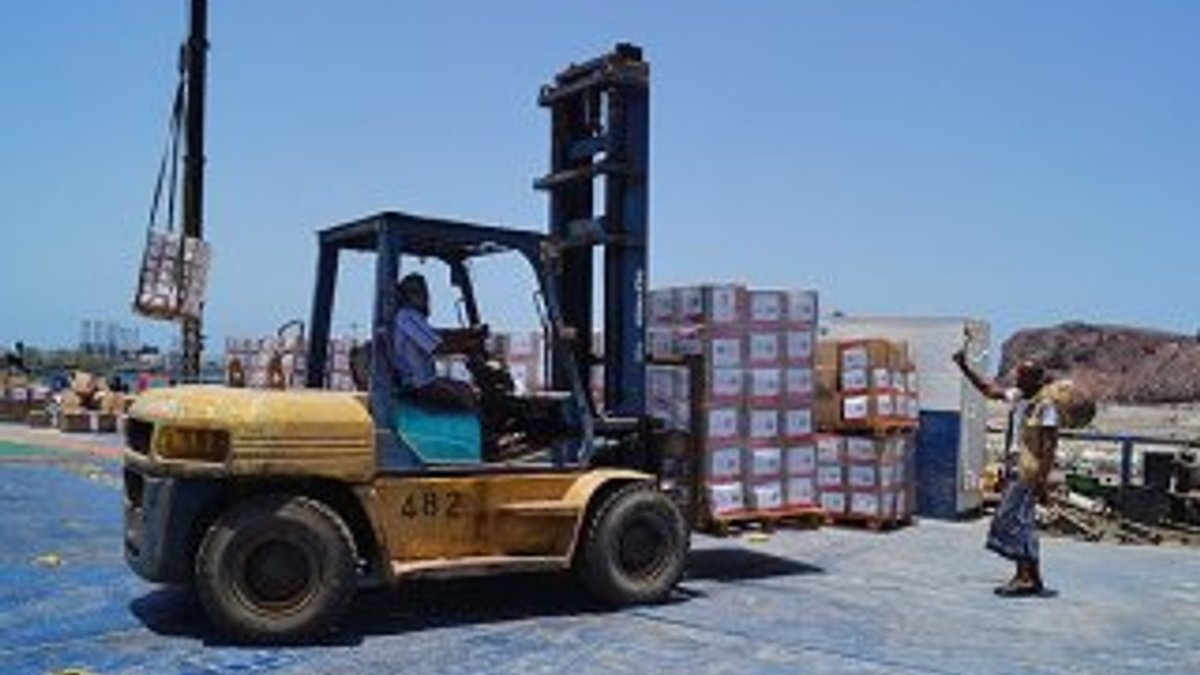 Türkiye'den Yemenlilere insani yardım