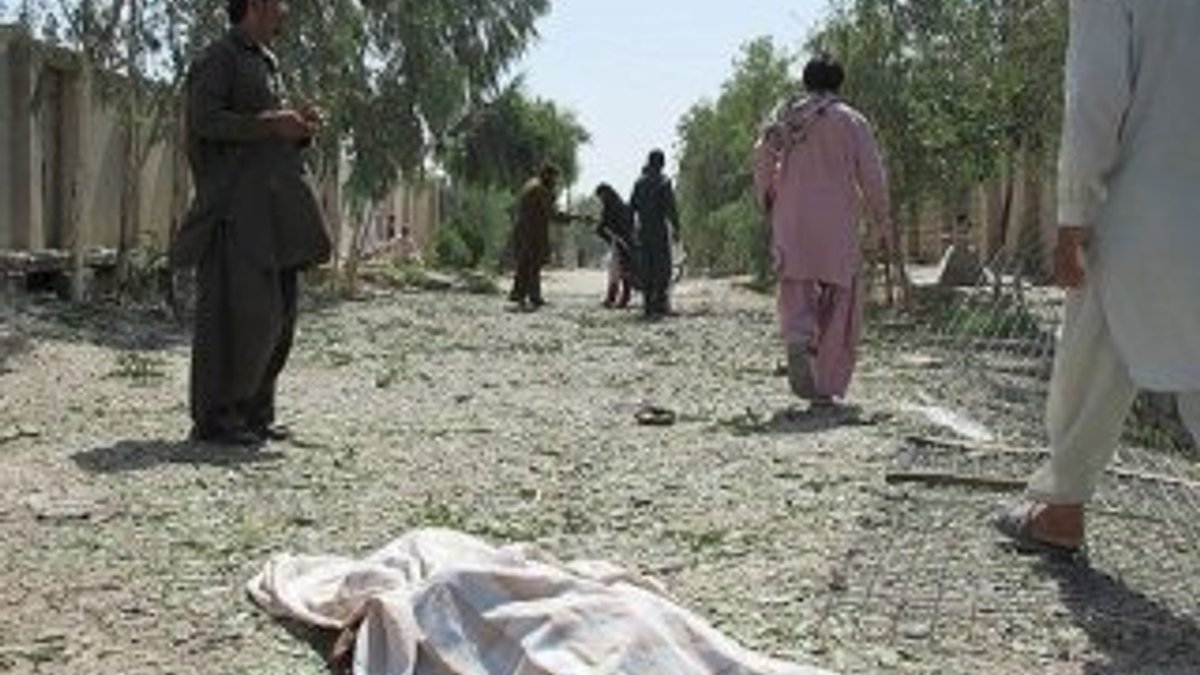 Afganistan’da emniyet müdürlüğüne bombalı saldırı
