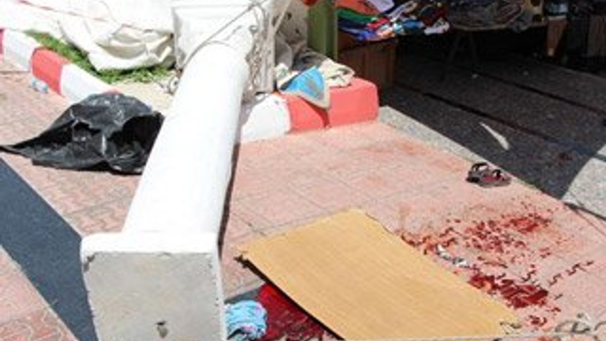İzmir'de talihsiz kadının üzerine beton sütun devrildi