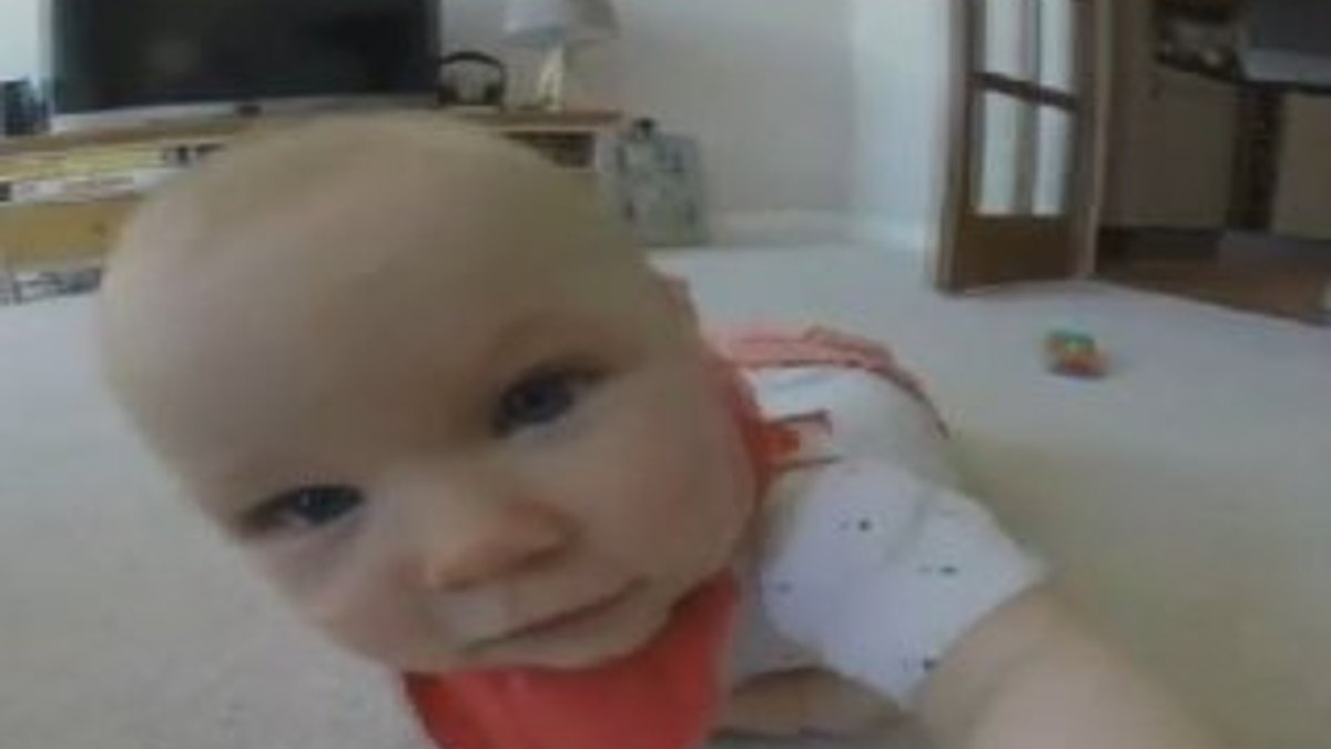 GoPro ile tanışan minik bebek İZLE