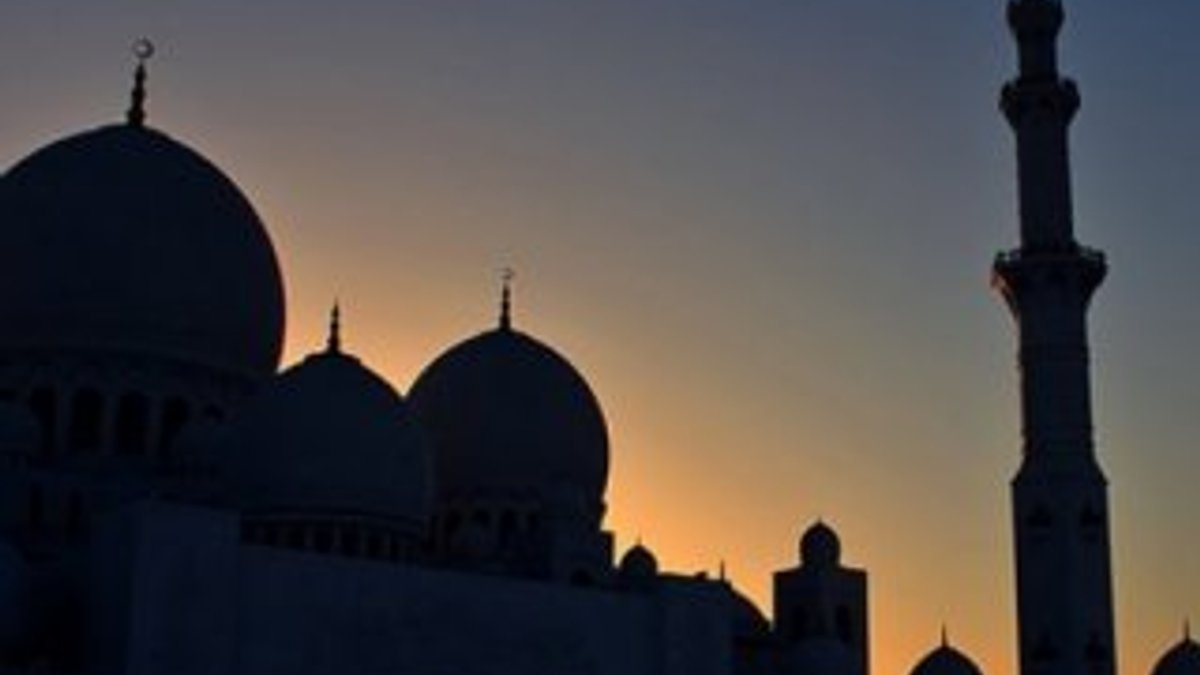 Cezayir'de Ramazan'da camilere hoparlör yasağı