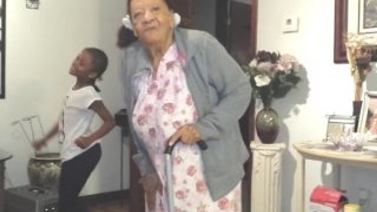 97 yaşındaki nine torunuyla dans etti İZLE