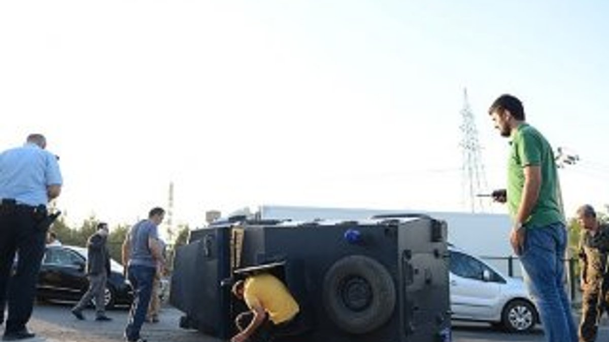 Diyarbakır'da zırhlı araç devrildi: 6 polis yaralı
