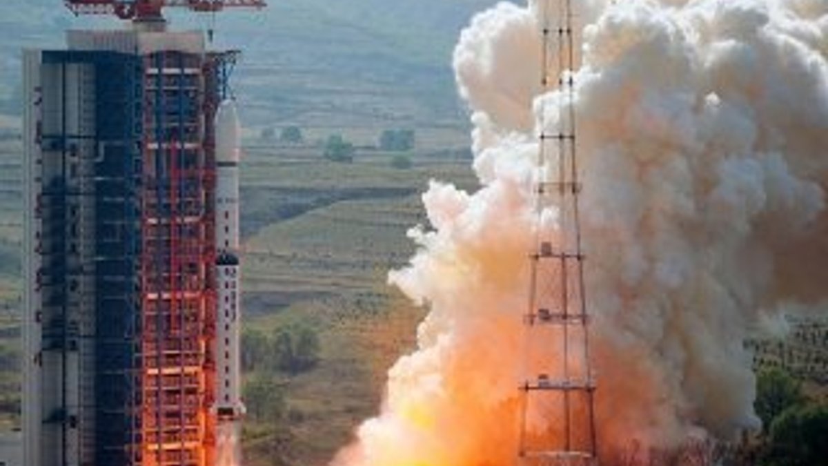 Çin uzaya iki uydu daha gönderdi