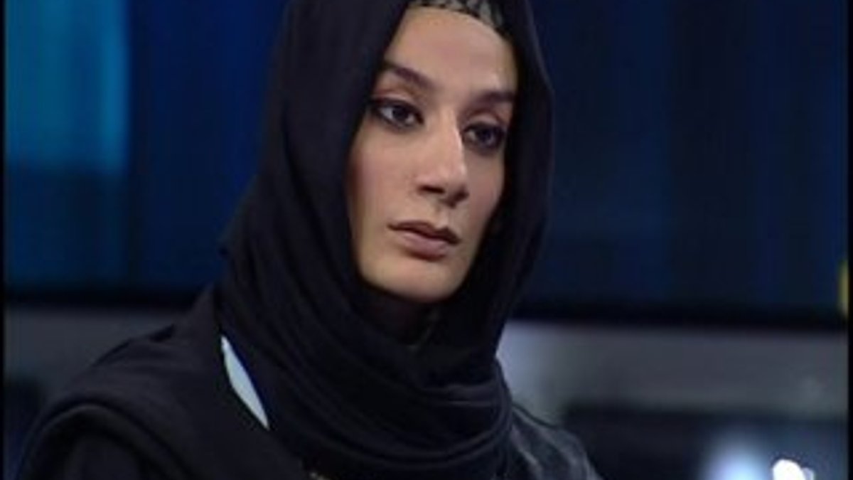 Hürriyet yazarından Esra Elönü'ye iftira