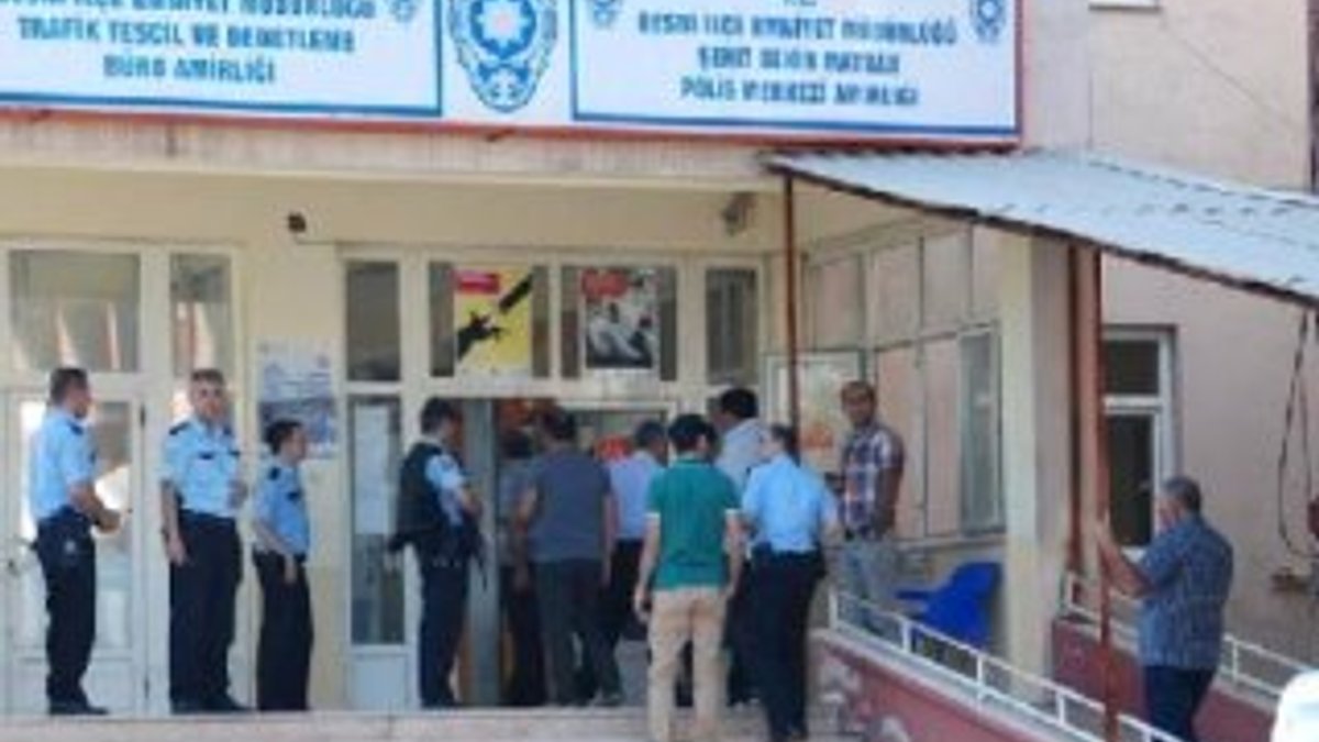 Emniyet müdürlüğünü gözetleyen 2 PKK'lı yakalandı
