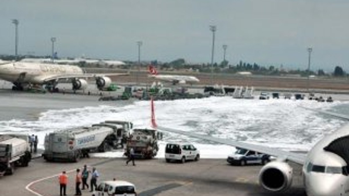 Atatürk Havalimanı'nda 20 ton yakıt aprona yayıldı