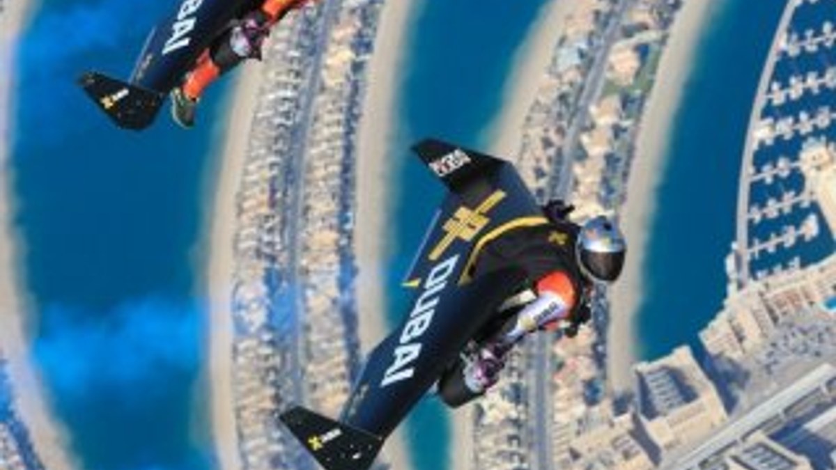 Dubai'de jet adam gösteri yaptı