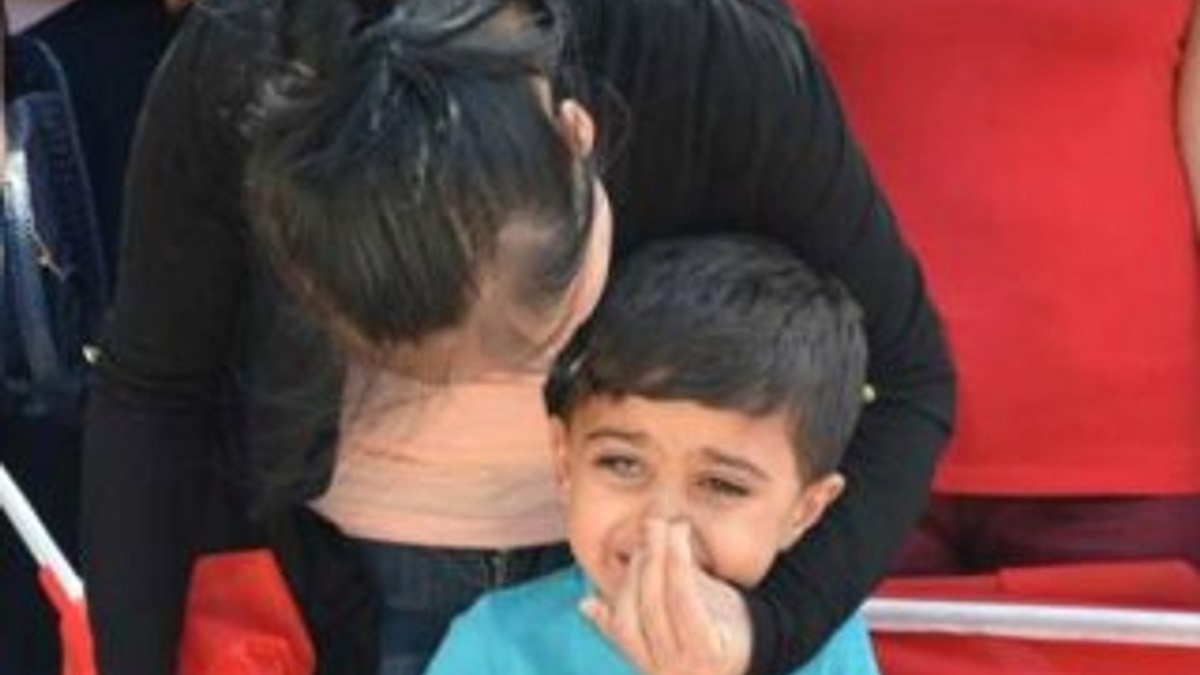 Şehit çocuğunun gözyaşları