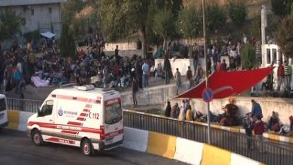 Suriyelilerin İstanbul Otogarı'ndaki bekleyişi sürüyor