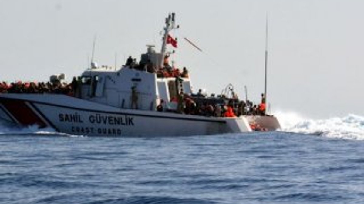 Ege'de 46 göçmeni taşıyan tekne battı