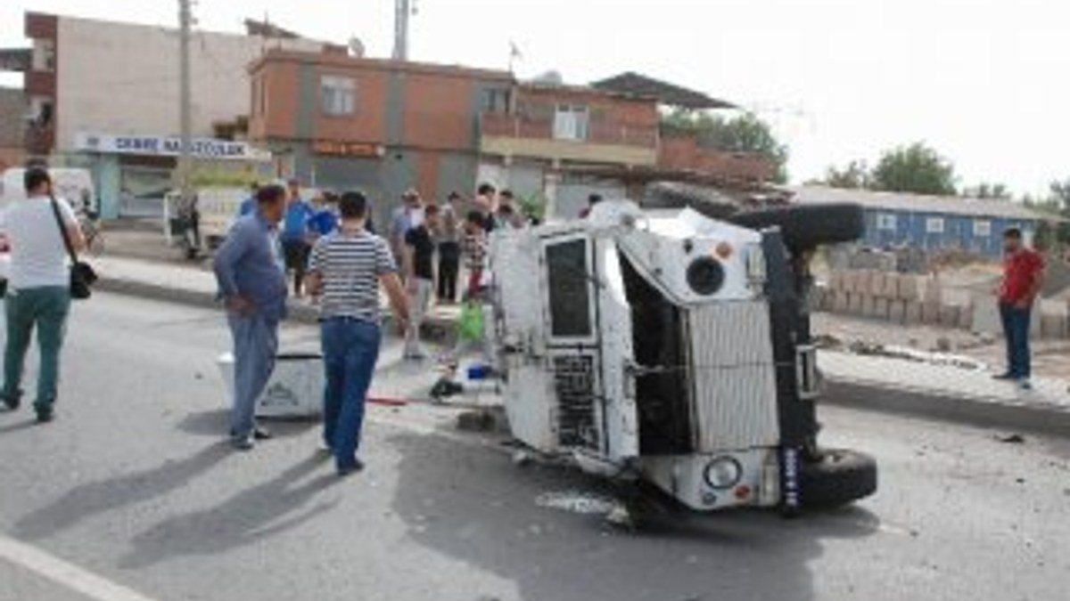 Diyarbakır'da zırhlı aracın lastiği fırladı: 3 yaralı