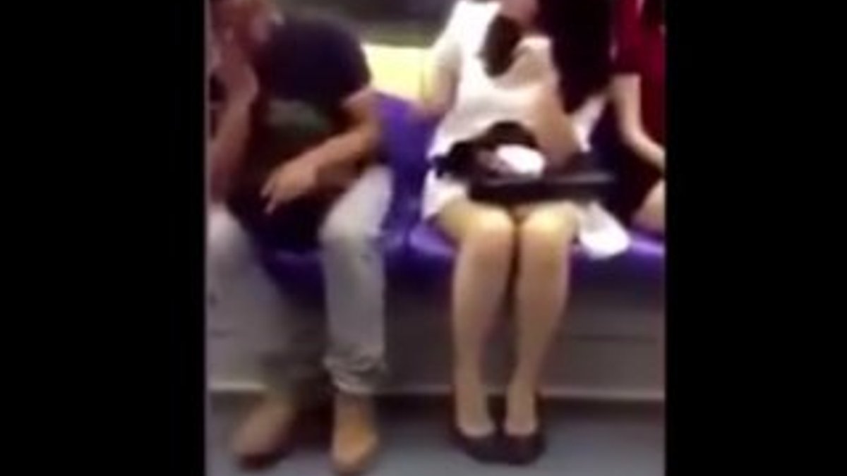 Metroda kadın tarafından yapılan taciz kamerada