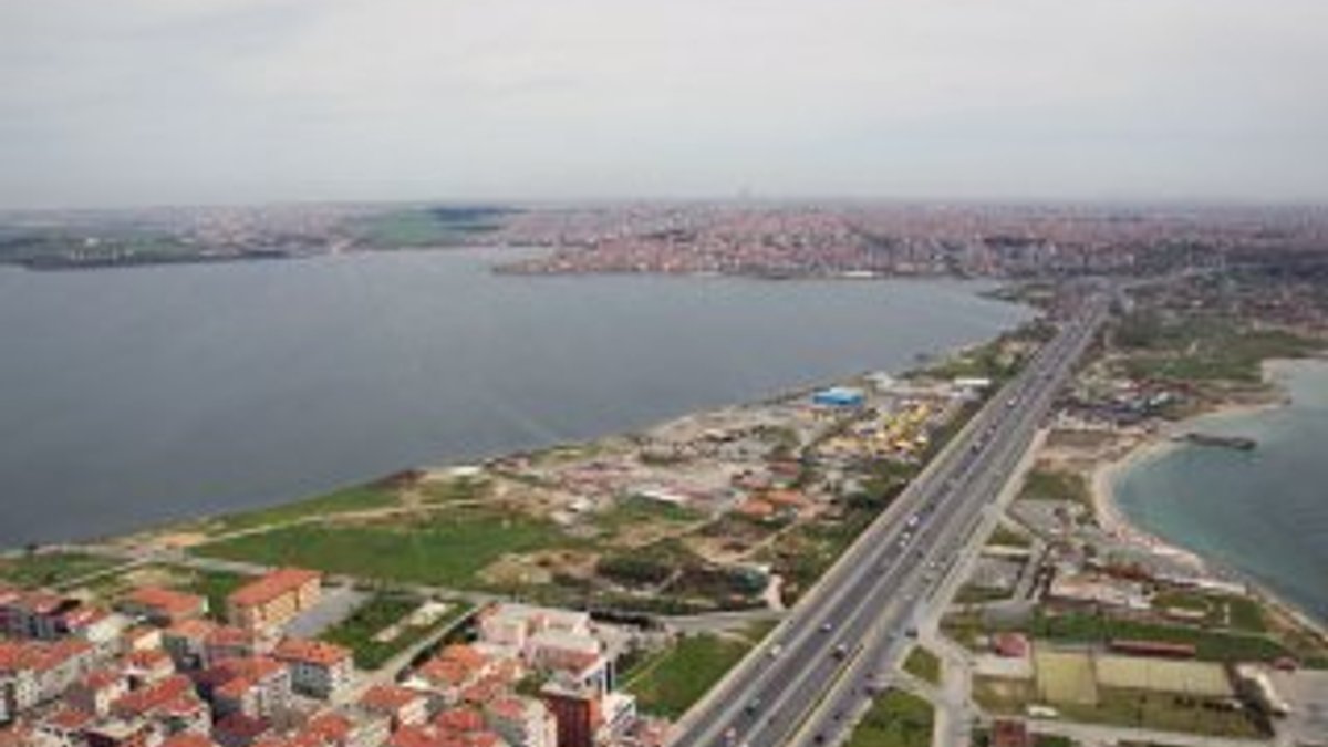 Bazı firmalar Küçükçekmece Gölü'nü İstanbul Boğazı gibi satıyor