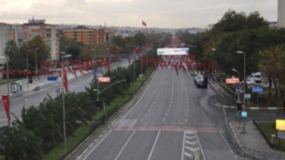 29 Ekim provası nedeniyle yollar trafiğe kapatıldı