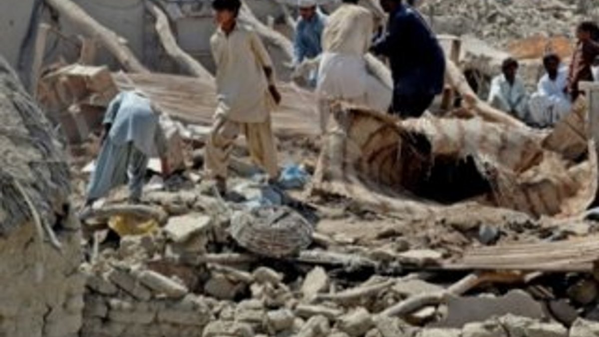 Afganistan'da 7,6 büyüklüğünde deprem
