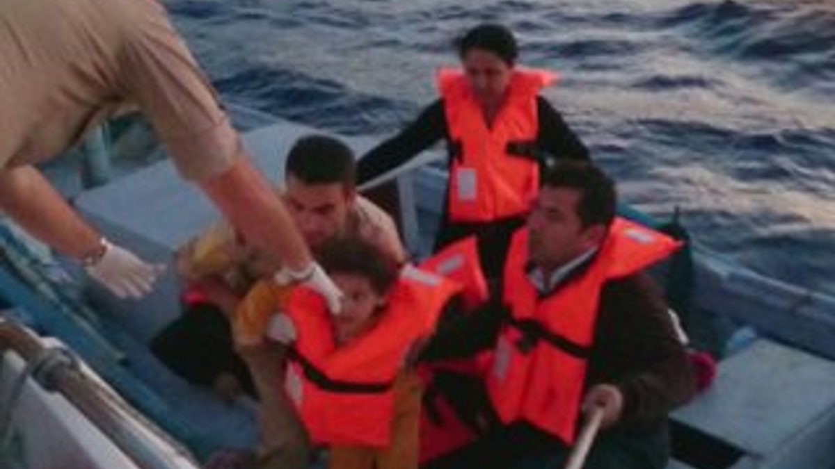 Yunan karasularında göçmen botlarına saldırılar