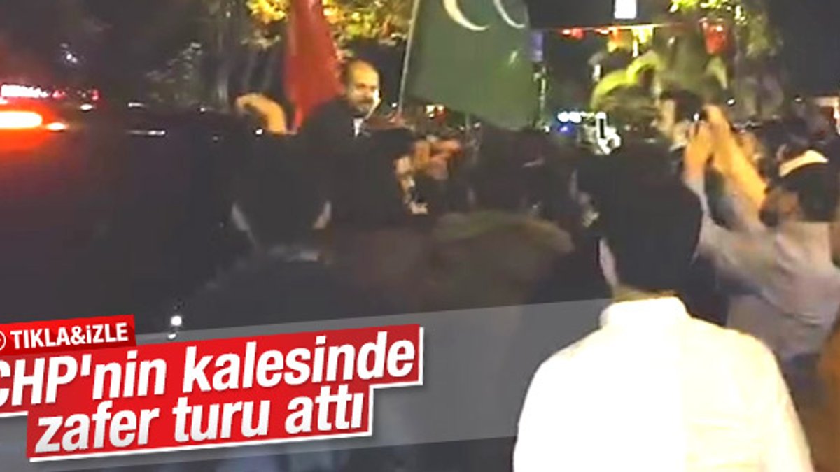 Bilal Erdoğan seçim zaferini Bağdat Caddesi'nde kutladı