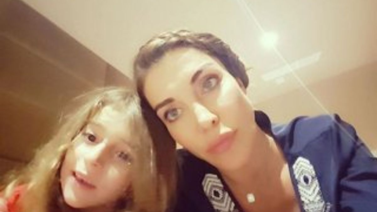 Deniz Akkaya takipçisini rezil etti