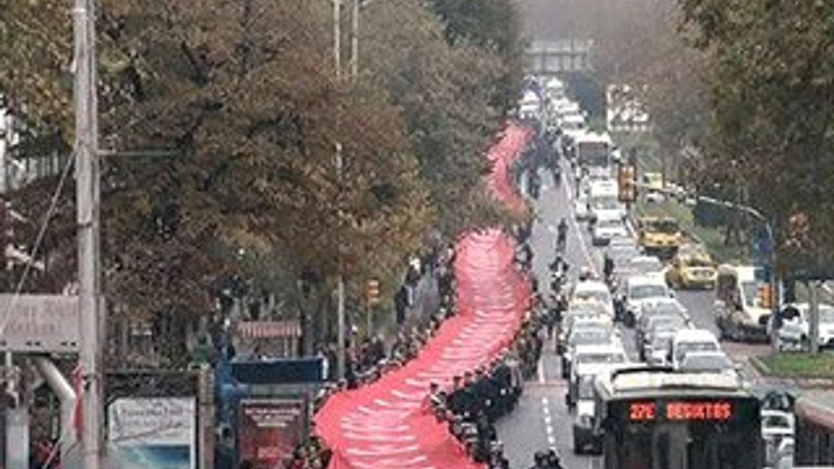 Türk bayrağının havadan nefes kesen görüntüleri İZLE