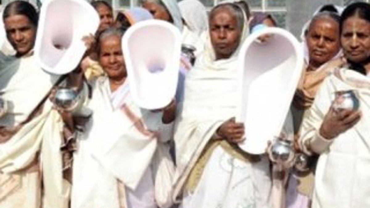 Hindistanlı kadınlardan toplu tuvalet yapma tehdidi