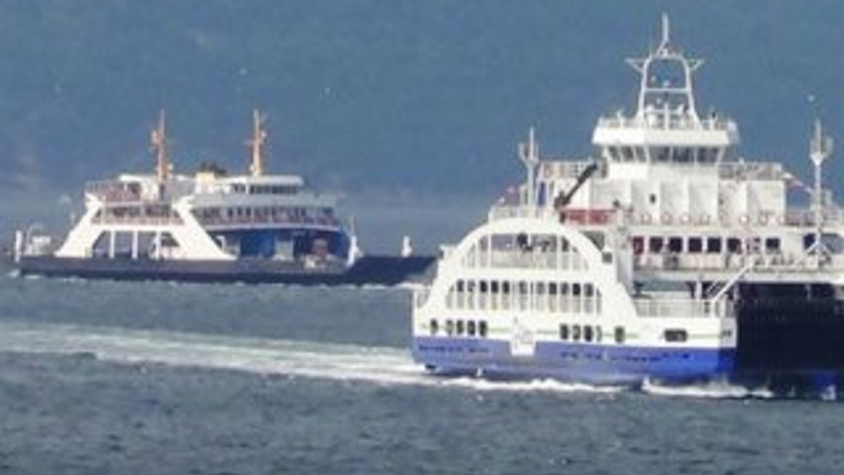 Çanakkale'de feribot 140 yolcuyla denizin ortasında kaldı