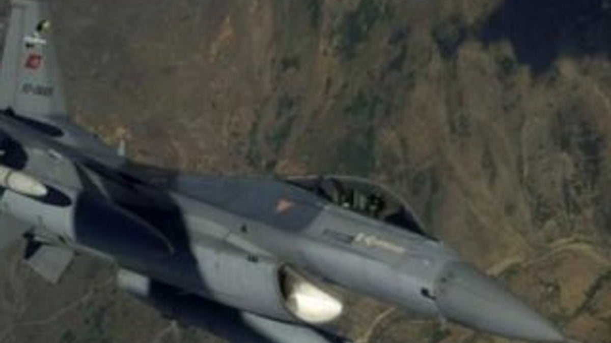 Türk F-16'lar acil koduyla havalandı
