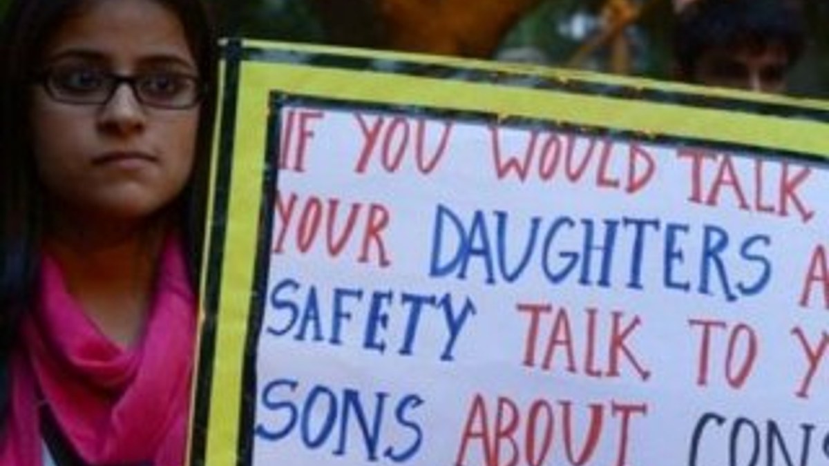 Hindistan'da liseli kıza 4 kişi tecavüz etti