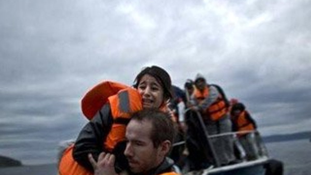 Didim'de 33 kaçak göçmen boğulmaktan kurtarıldı